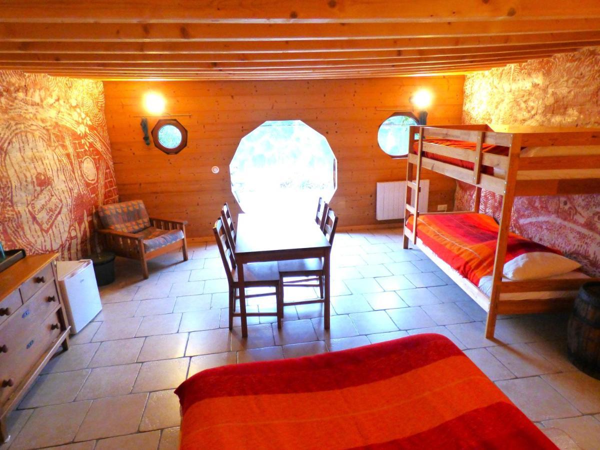 Domaine Du Balbuzard Hotel Condat-en-Combraille ภายนอก รูปภาพ