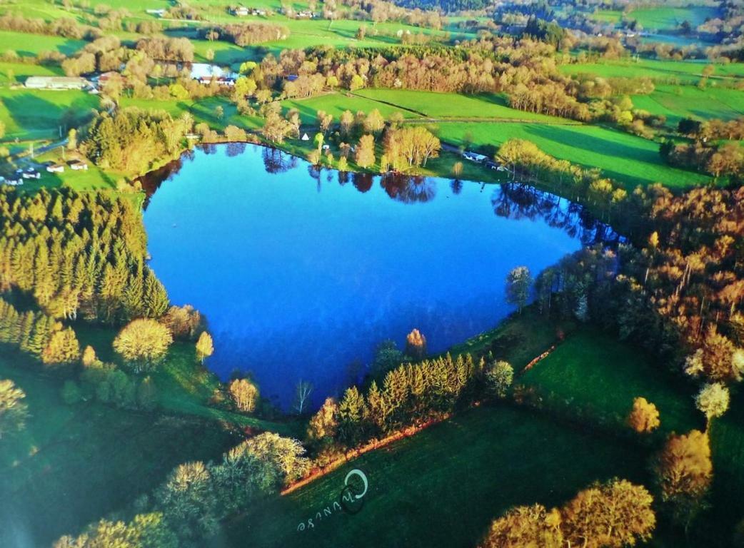 Domaine Du Balbuzard Hotel Condat-en-Combraille ภายนอก รูปภาพ